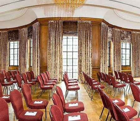 The Grand, Szálloda 5*