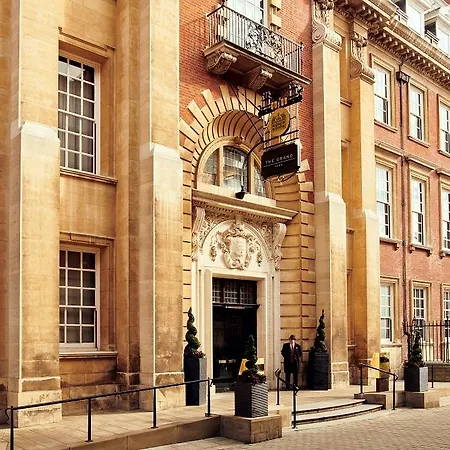 The Grand, Hotel