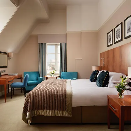 The Grand, Ξενοδοχείο