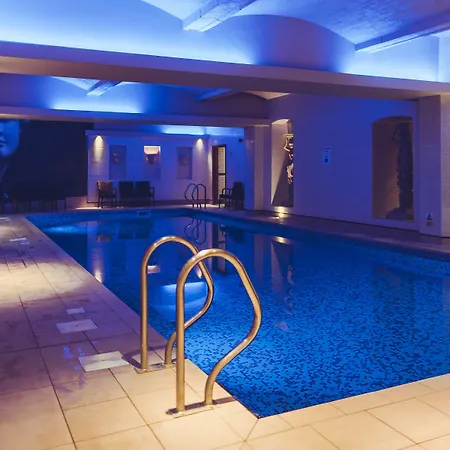 The Grand, Ξενοδοχείο