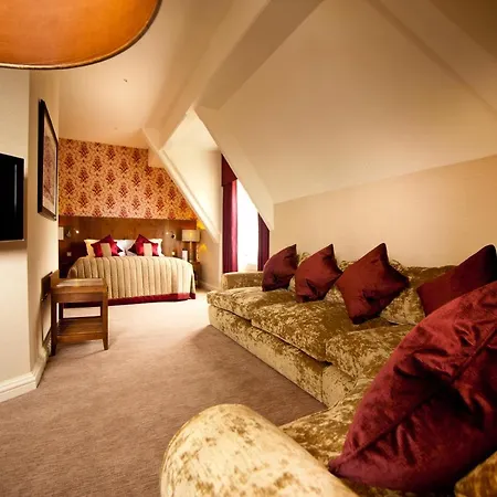 The Grand, Ξενοδοχείο 5*