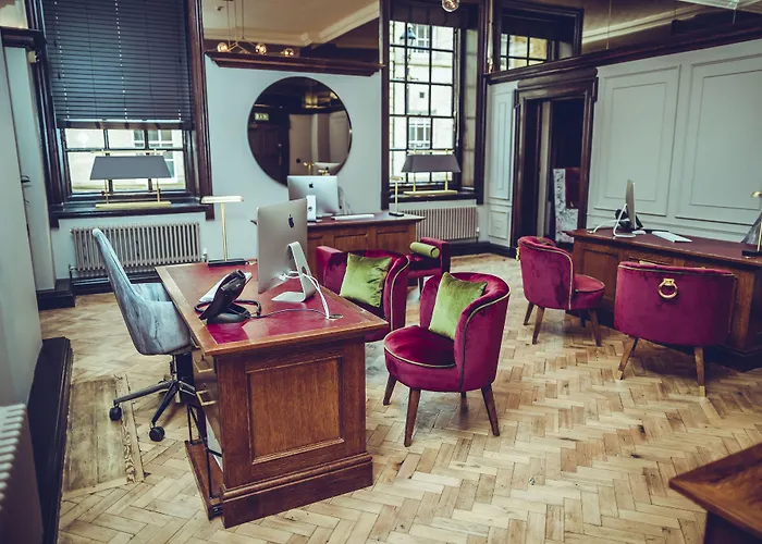 The Grand, Отель 5*