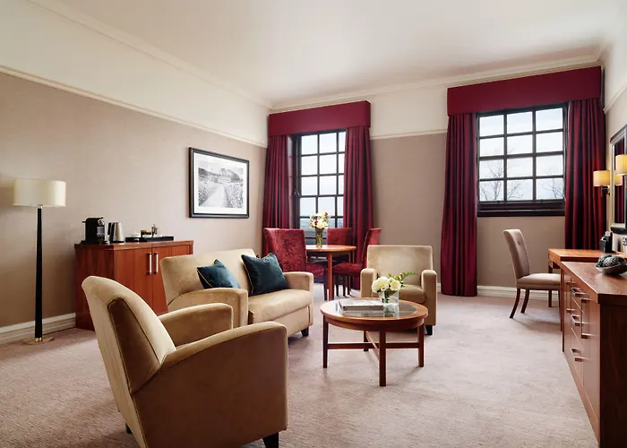 The Grand, Отель 5*