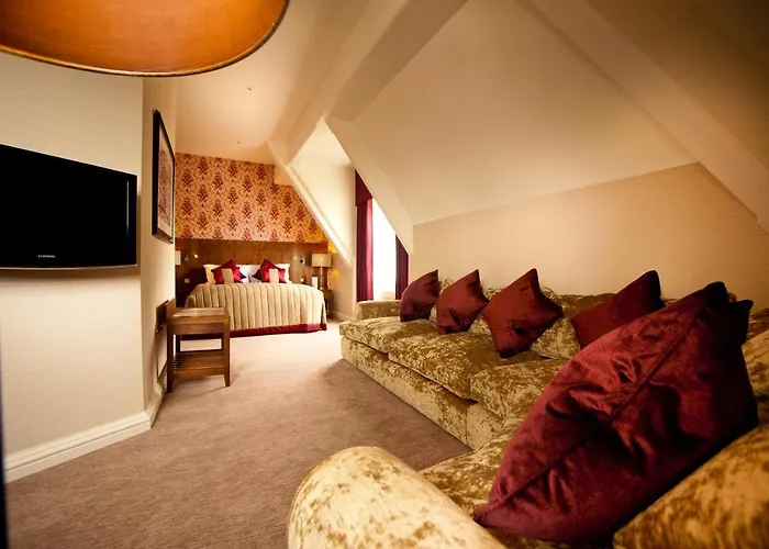 The Grand, Отель 5*